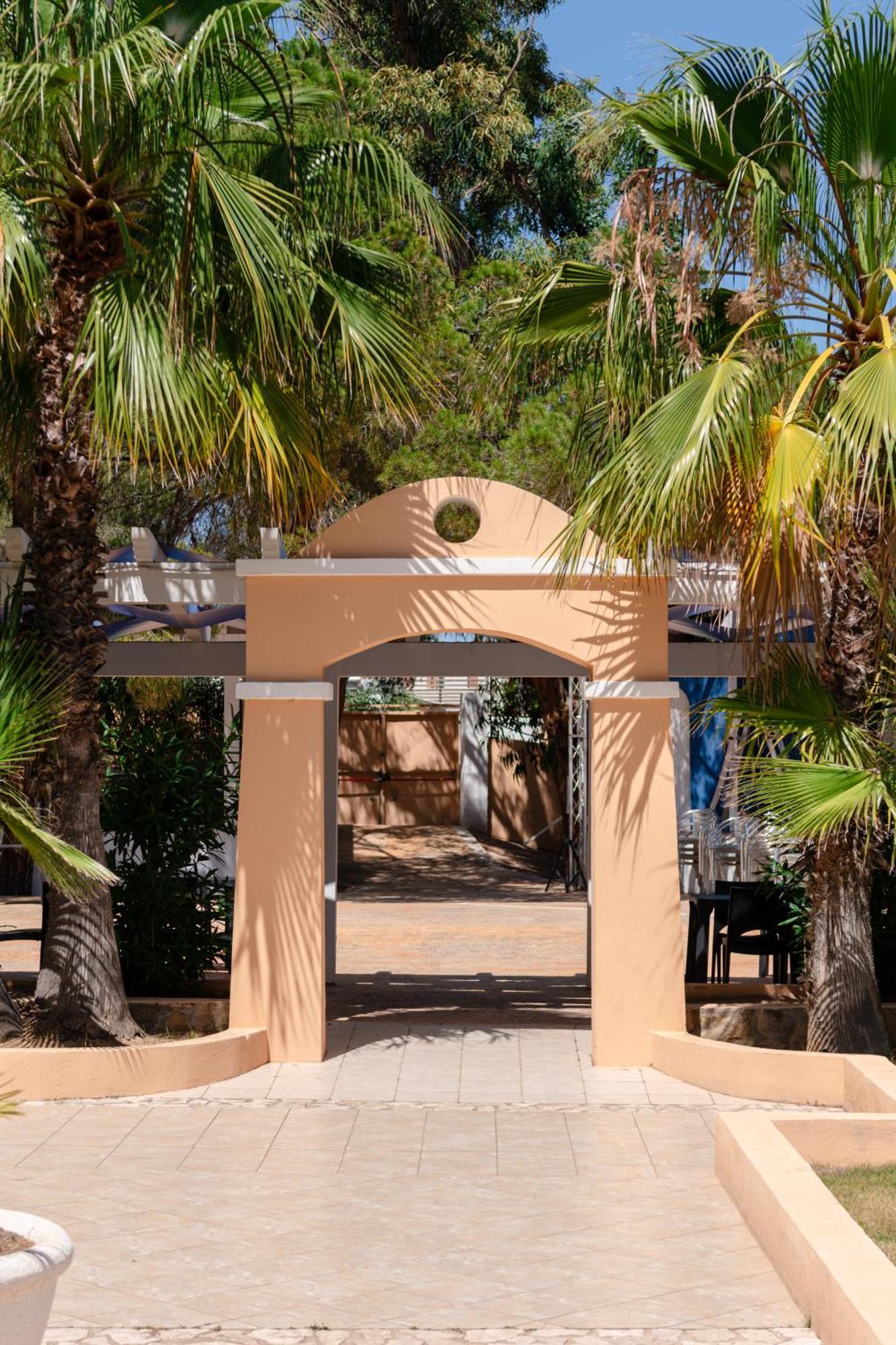Amareclub Rocca Dorada Santa Margherita di Pula Exterior foto