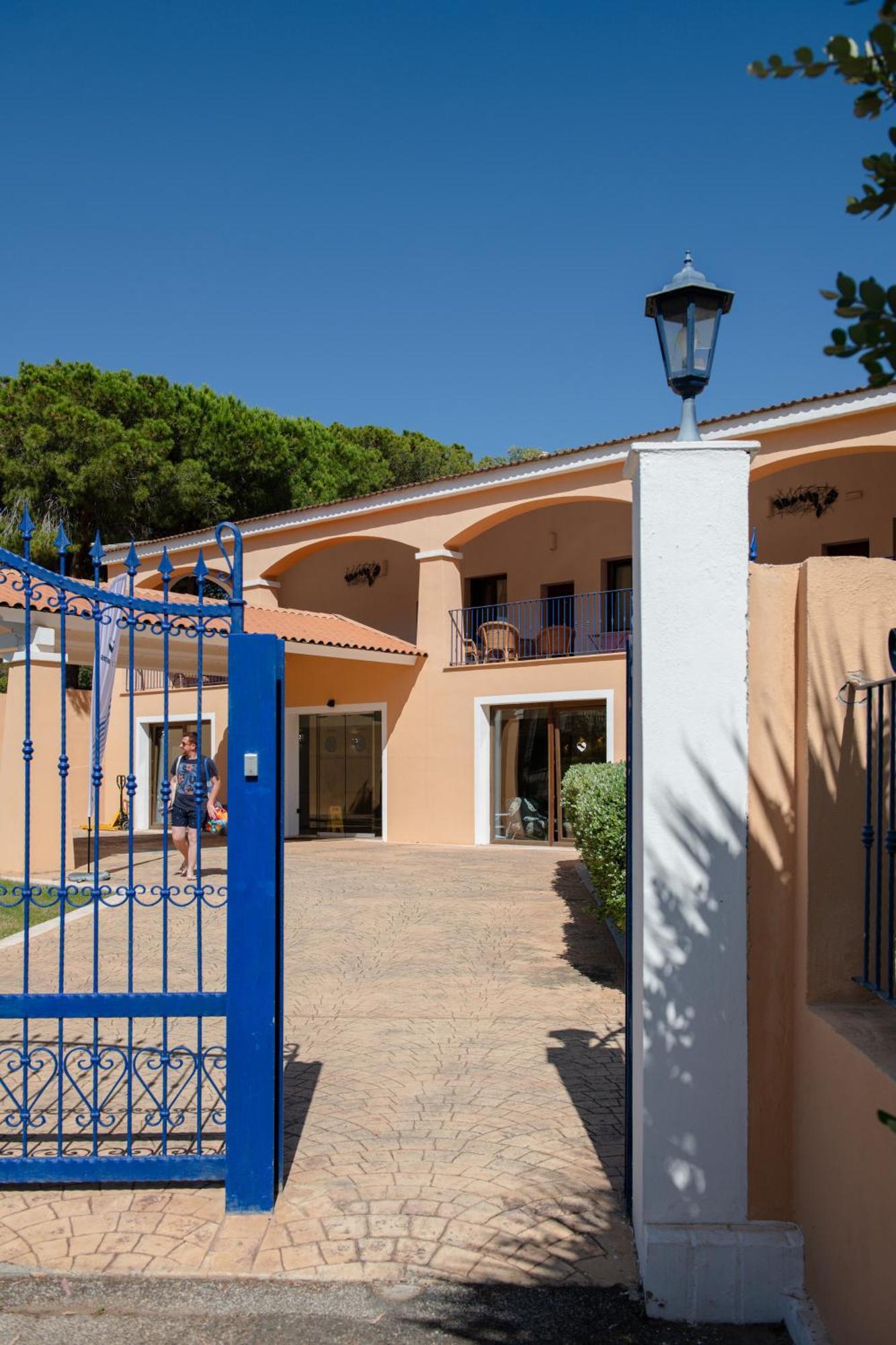 Amareclub Rocca Dorada Santa Margherita di Pula Exterior foto